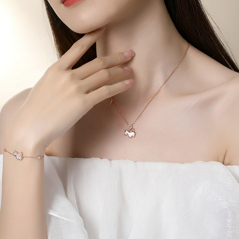 Luna Unicorn Pendant-stylishnooks