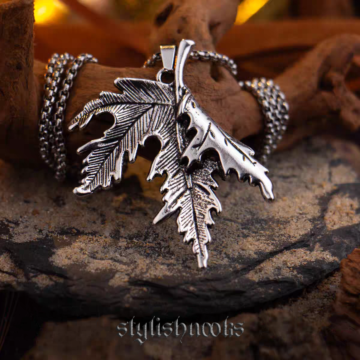 Drifting Maple Leaf Pendant-stylishnooks