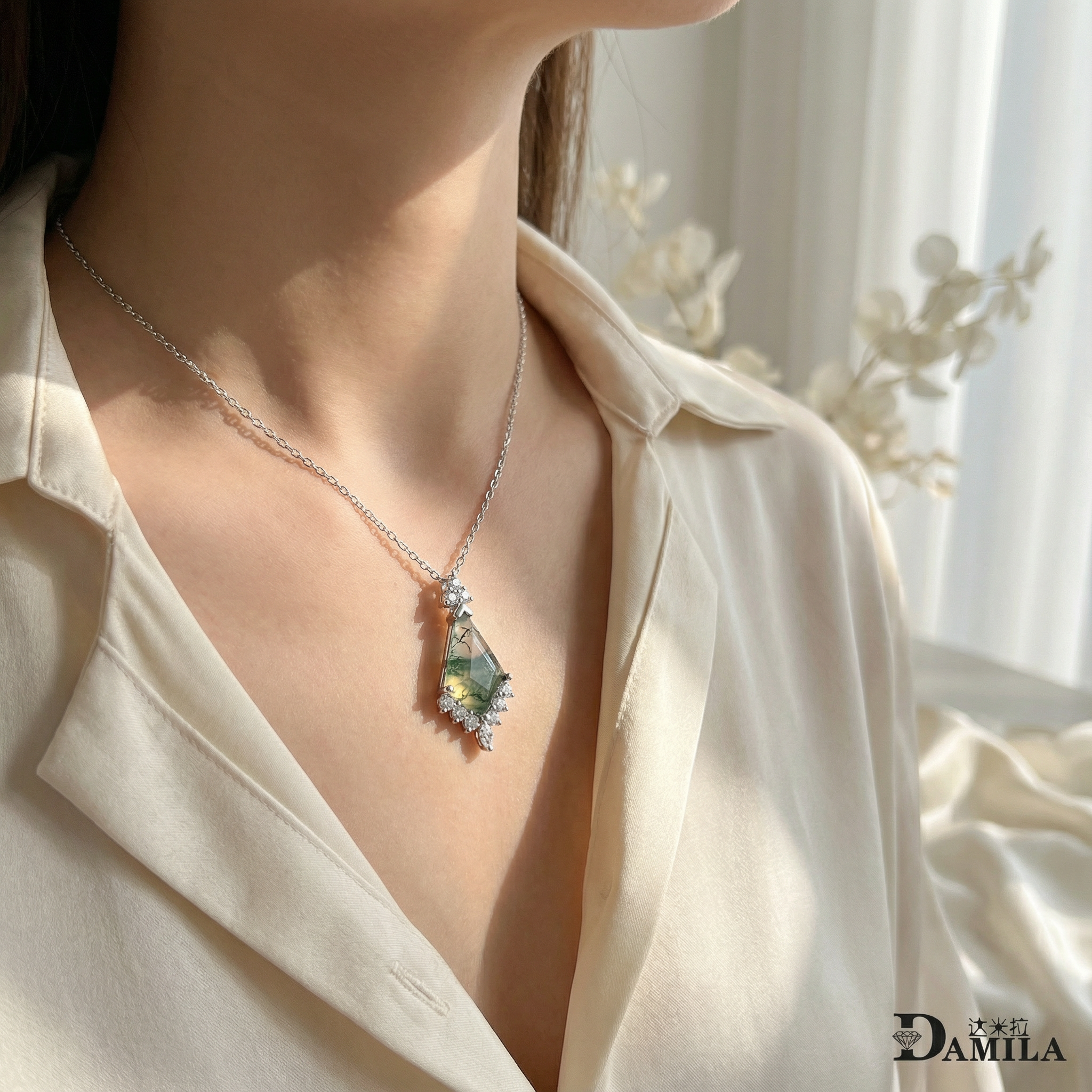 Fashionable Water Grass Agate Necklace