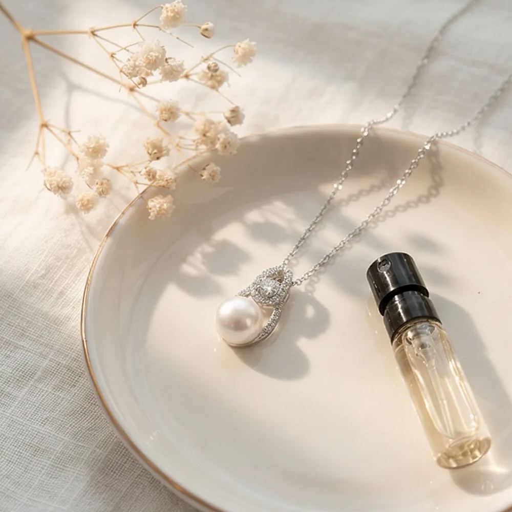 Round Pearl Pendant 925 Sterling Silver Necklace for Women, Stylish Versatile Fashion Pendant