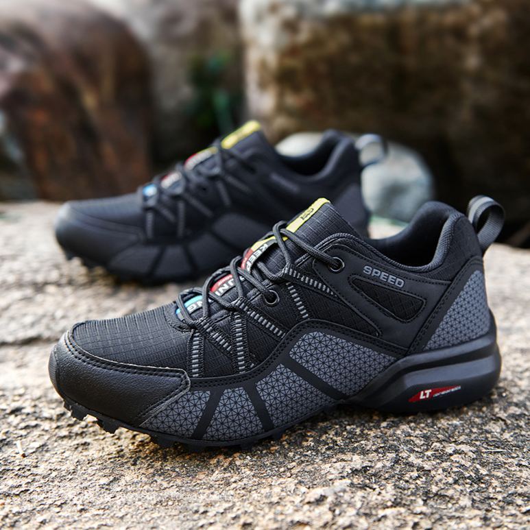 Ergonomikusan tervezett ortopéd cipő hát-, ízületi és lábfájdalmakra - minden férfi számára alkalmas