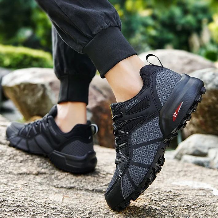 Ergonomikusan tervezett ortopéd cipő hát-, ízületi és lábfájdalmakra - minden férfi számára alkalmas