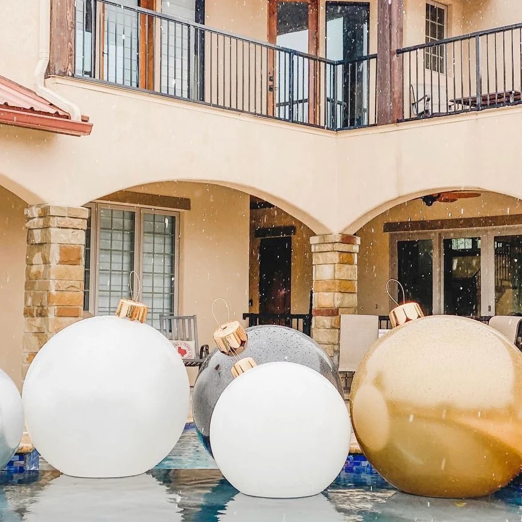 🎈Oversized Inflatable Christmas Ball Decoration-Claire Custom