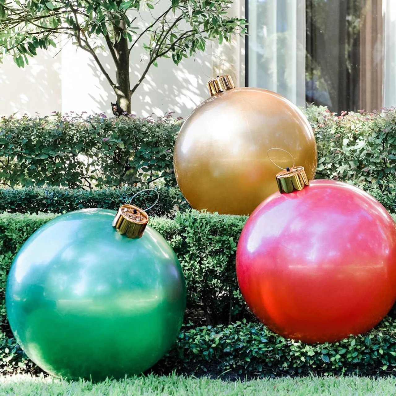 🎈Oversized Inflatable Christmas Ball Decoration-Claire Custom