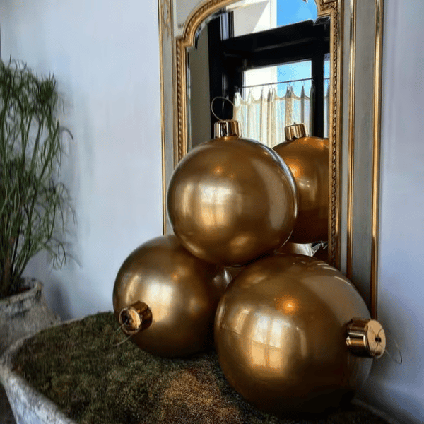 🎈Oversized Inflatable Christmas Ball Decoration-Claire Custom