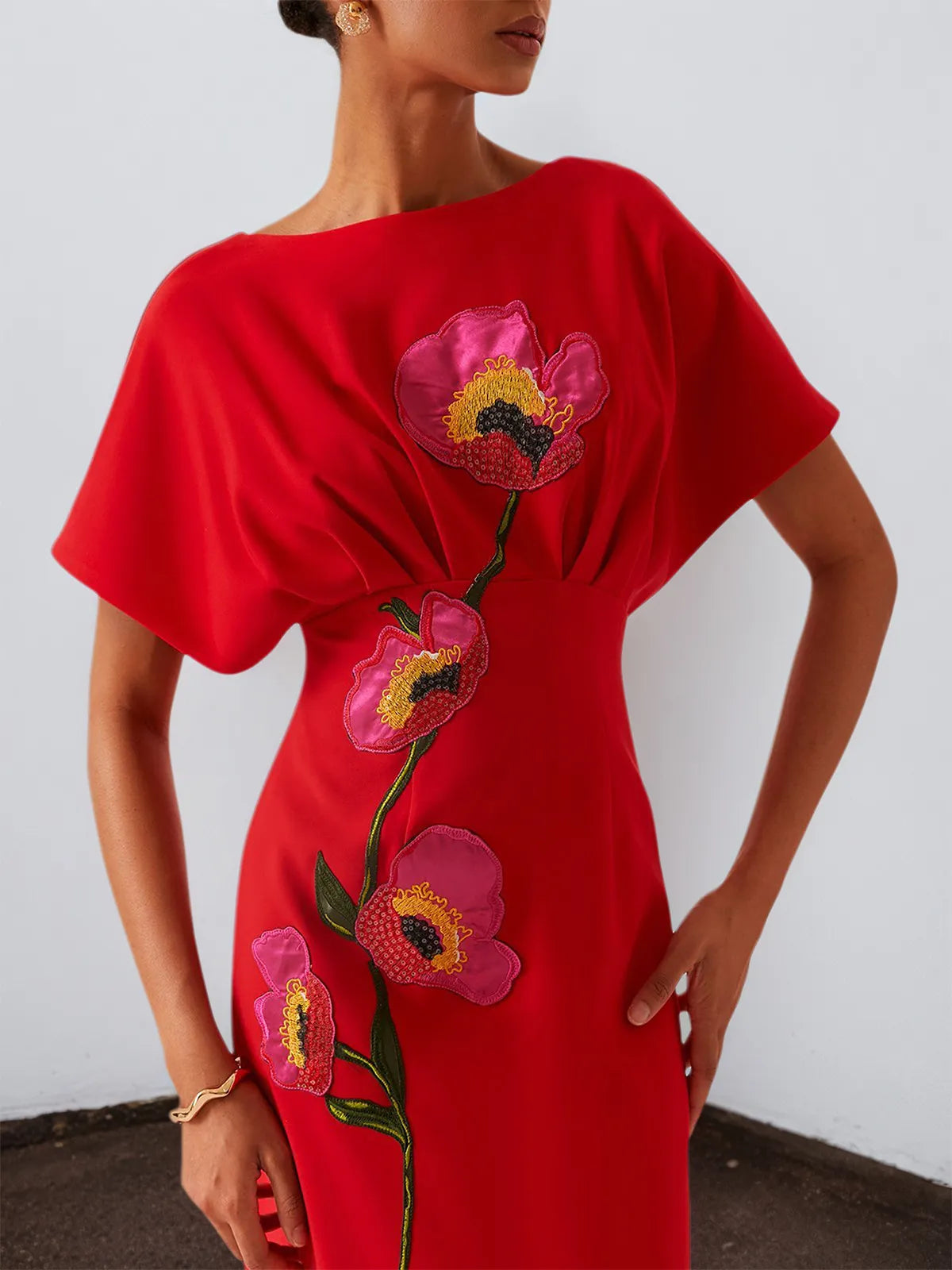 Red Applique Boat Neck Short Sleeve Backless Sheath Maxi Dress