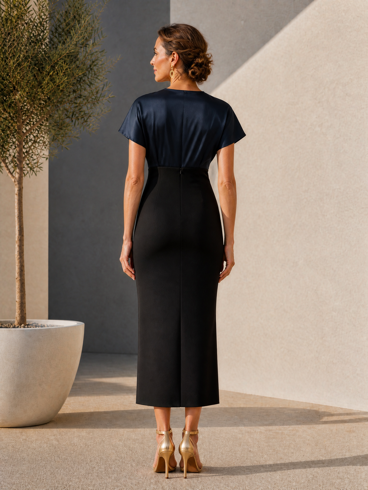 Sophisticated Two-Tone Midi Dress with Contrast Satin Bow Accent