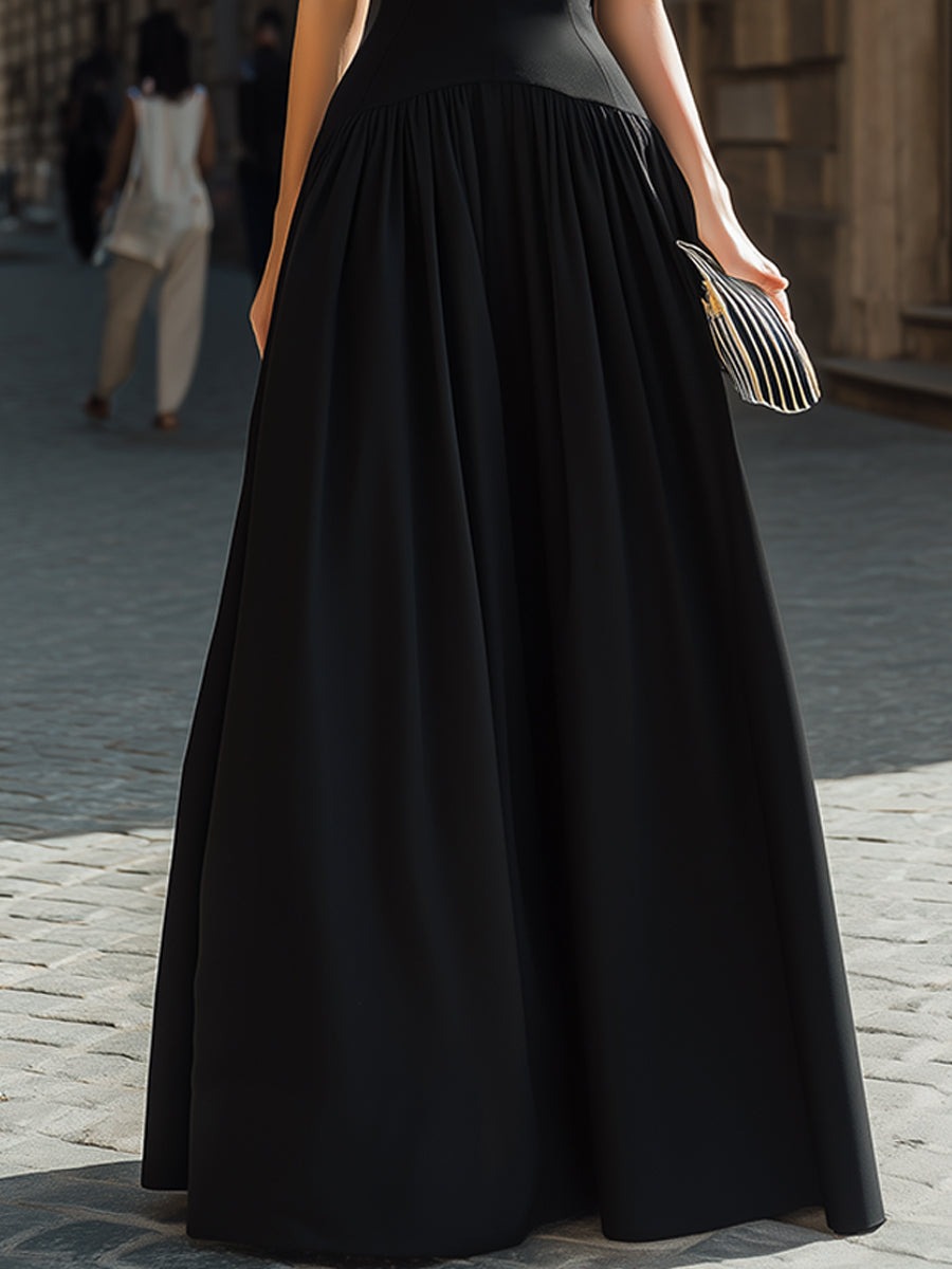 Black Halter Collar Pleated Maxi Dress