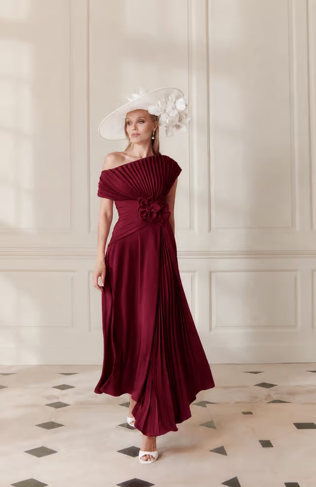 Chic Pleated Asymmetric One-Shoulder Midi Dress with Floral Applique