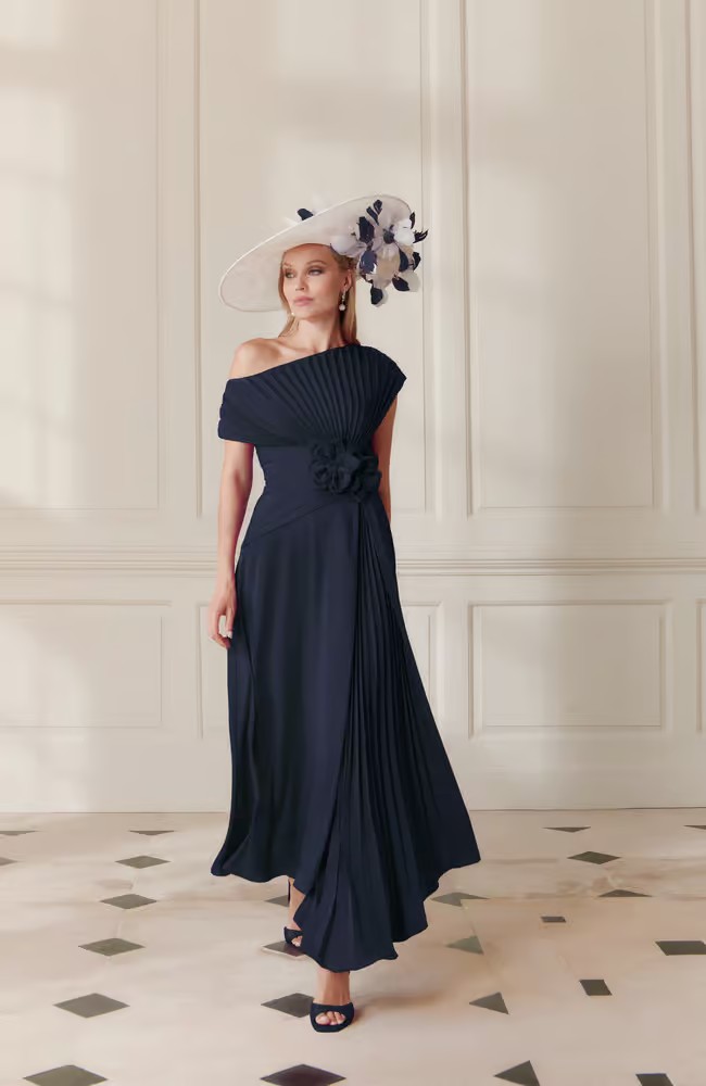 Chic Pleated Asymmetric One-Shoulder Midi Dress with Floral Applique