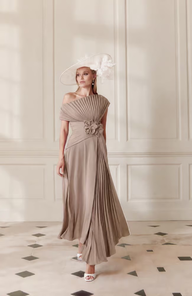 Chic Pleated Asymmetric One-Shoulder Midi Dress with Floral Applique