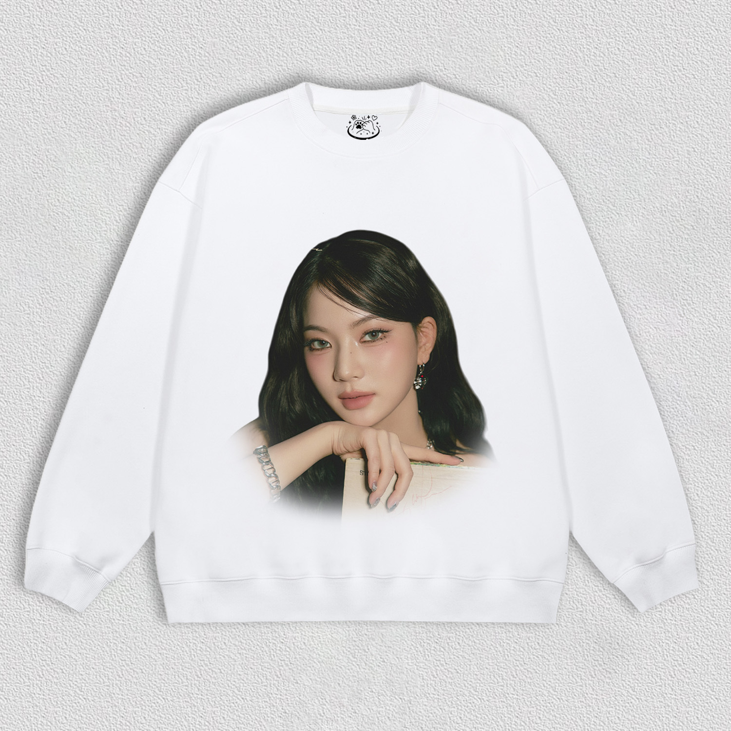 STAYC ISA-Now Tuning 111.2 MHz HOODIES