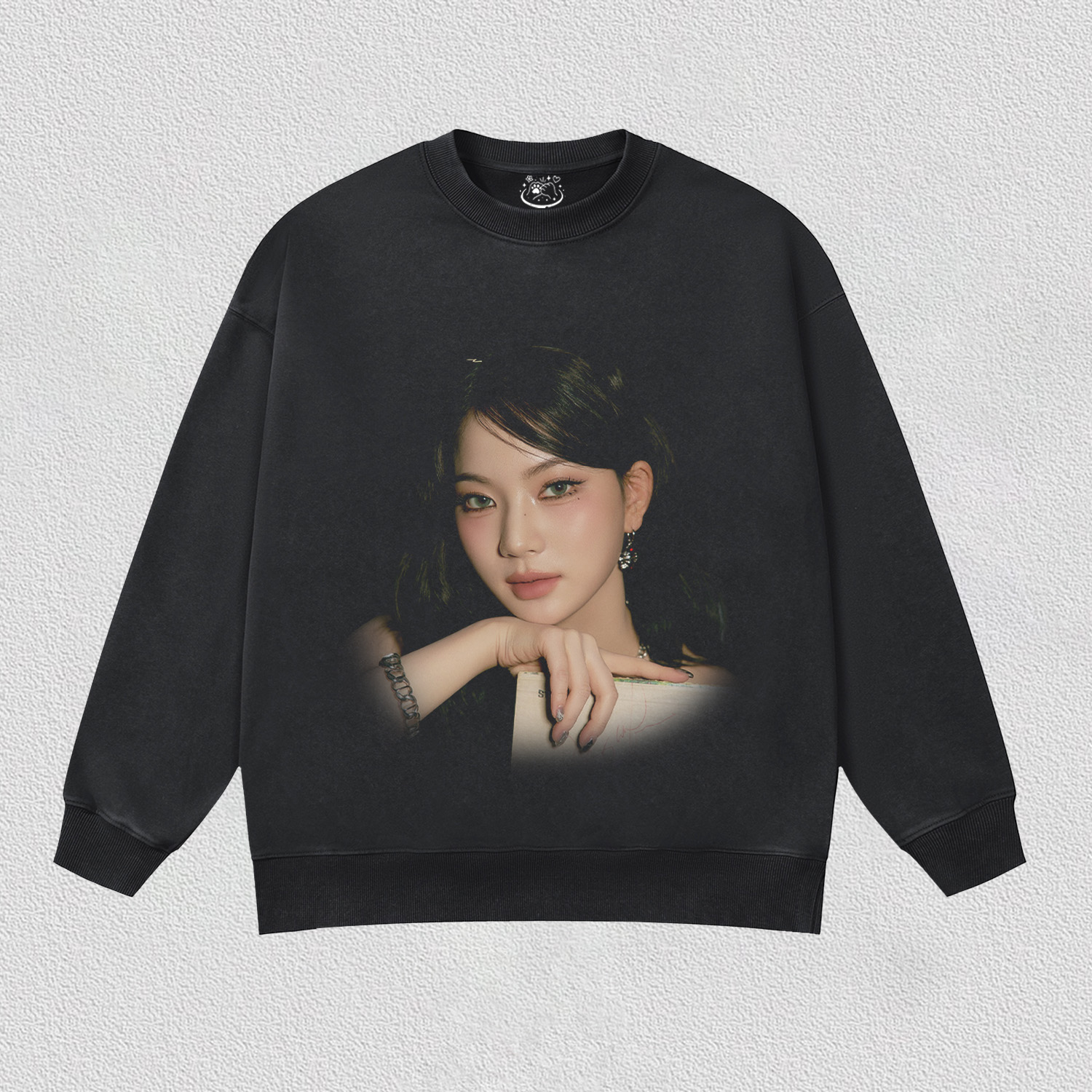 STAYC ISA-Now Tuning 111.2 MHz HOODIES