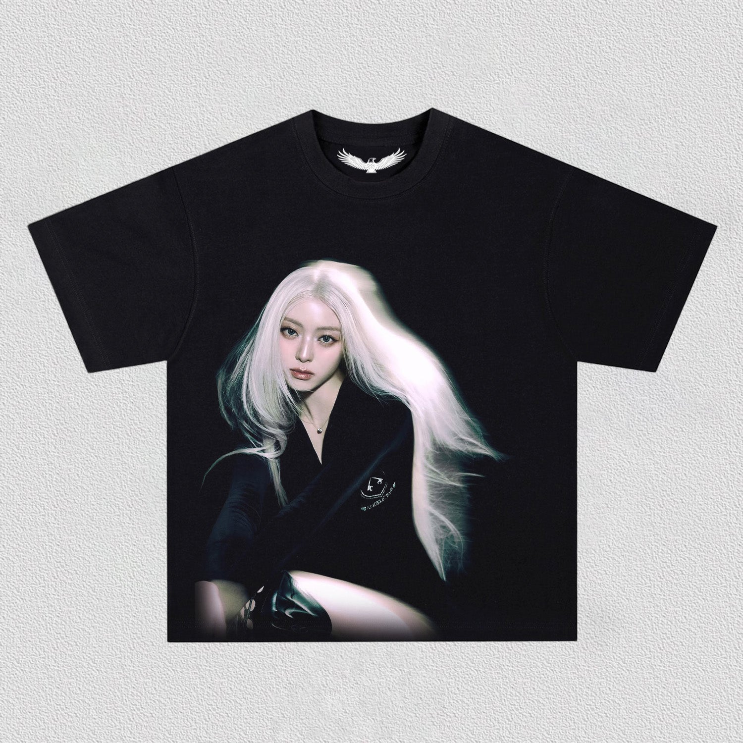ITZY yuna TEE