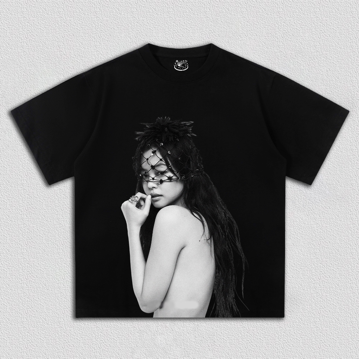 Jennie 3 Tee