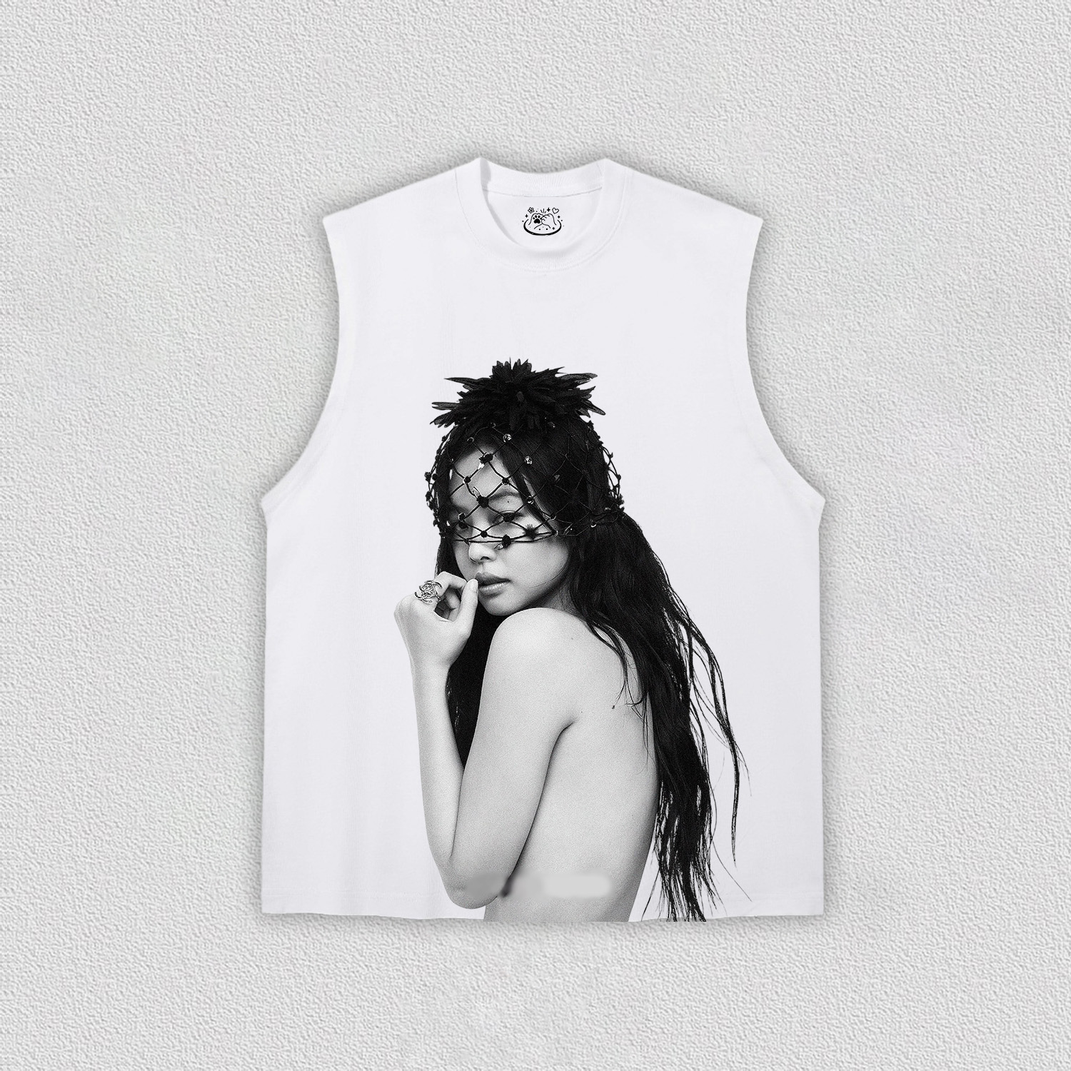 Jennie 3 Tee