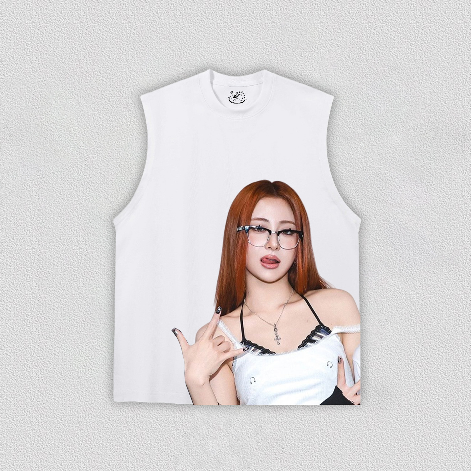 LE SSERAFIM yunjin TEE