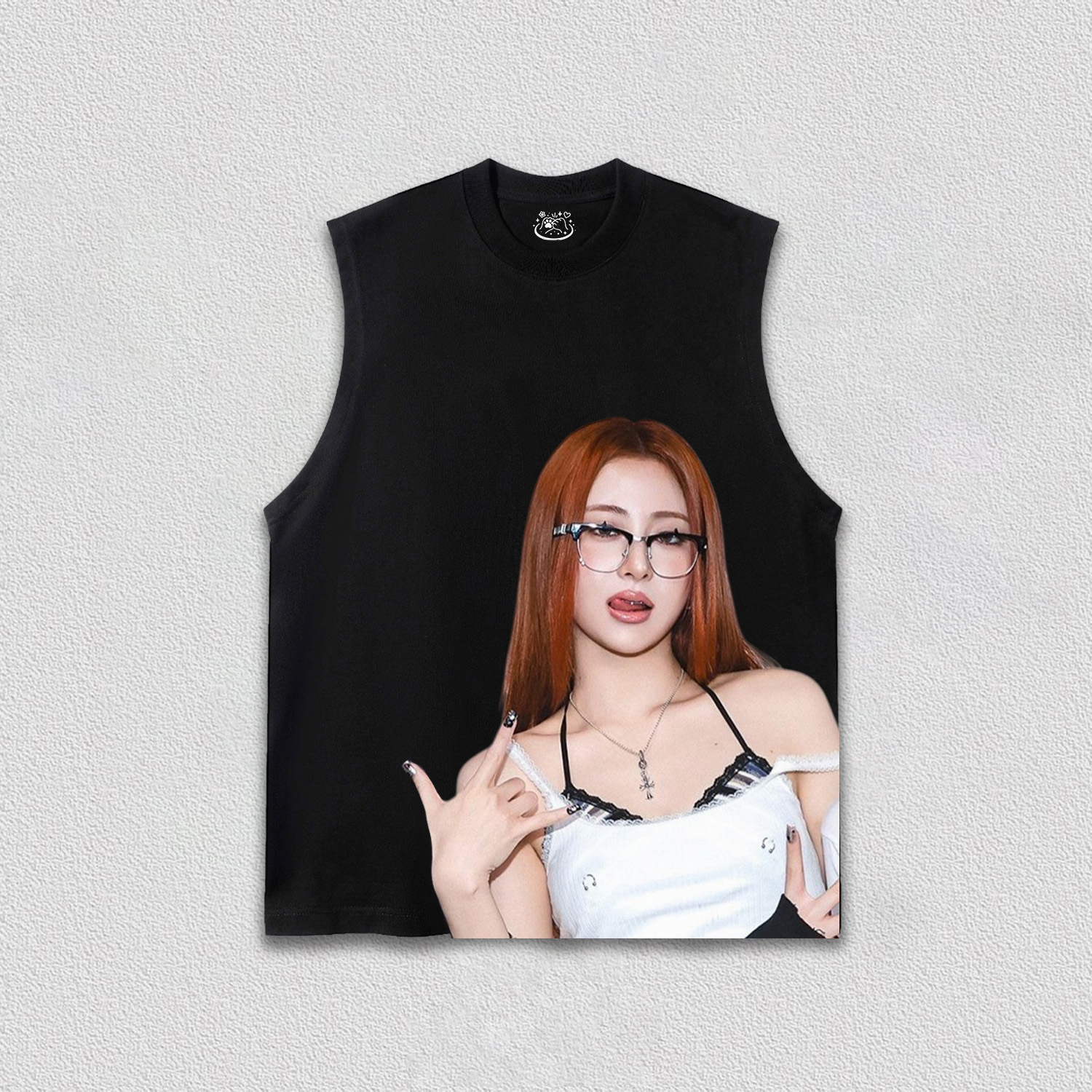LE SSERAFIM yunjin TEE – onlynicer