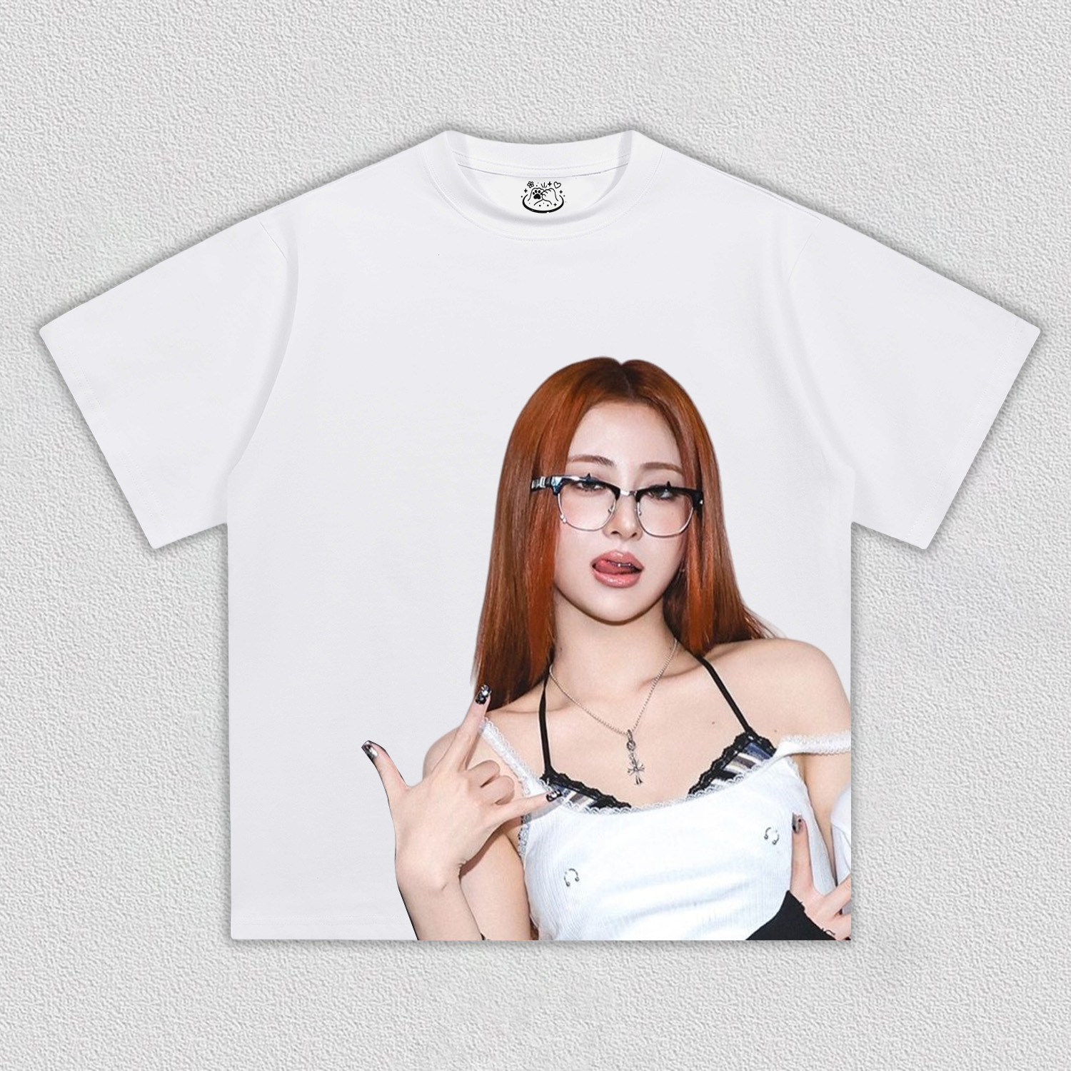 LE SSERAFIM yunjin TEE – onlynicer