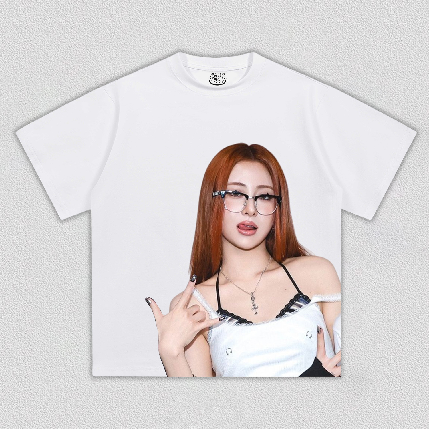 LE SSERAFIM yunjin TEE
