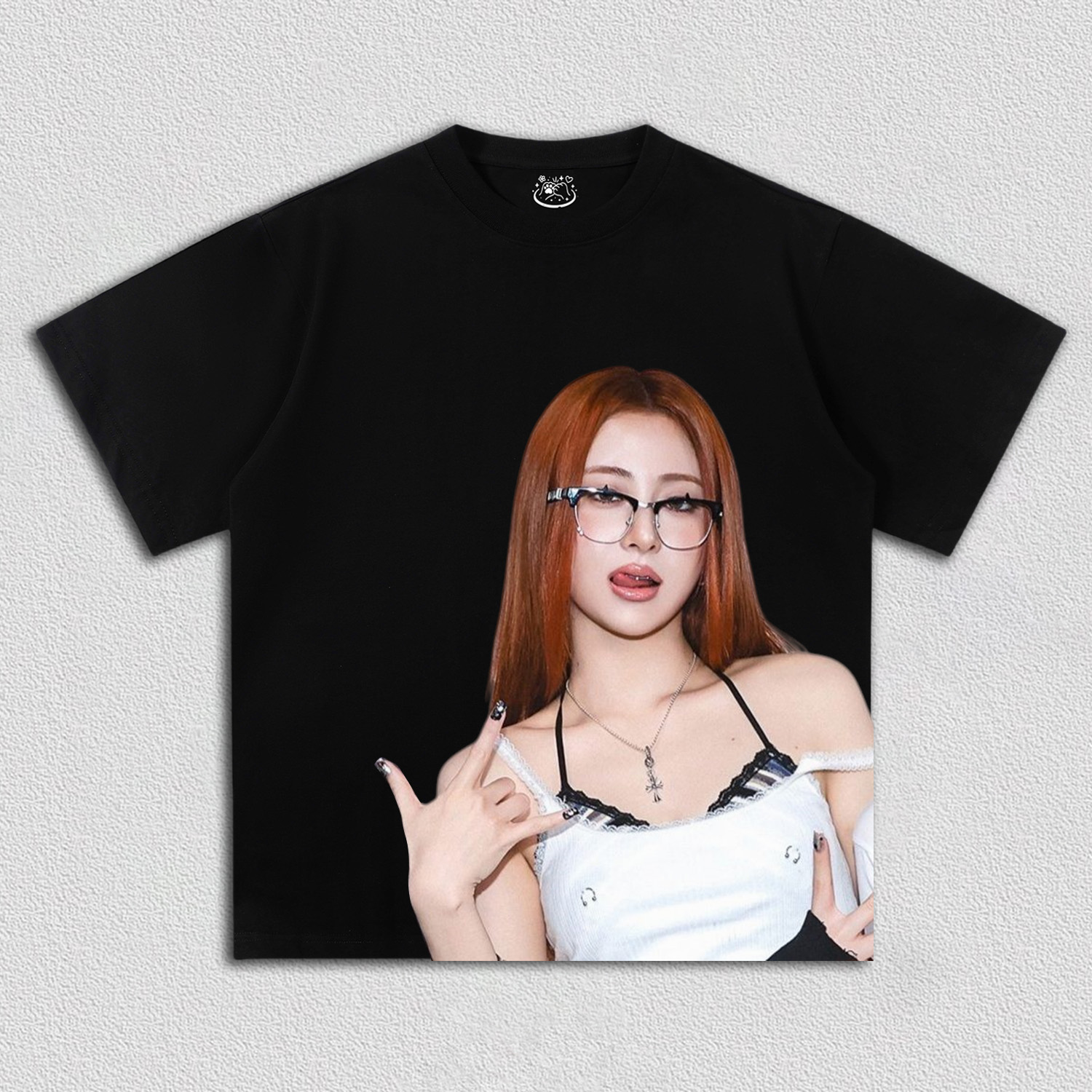 LE SSERAFIM yunjin TEE