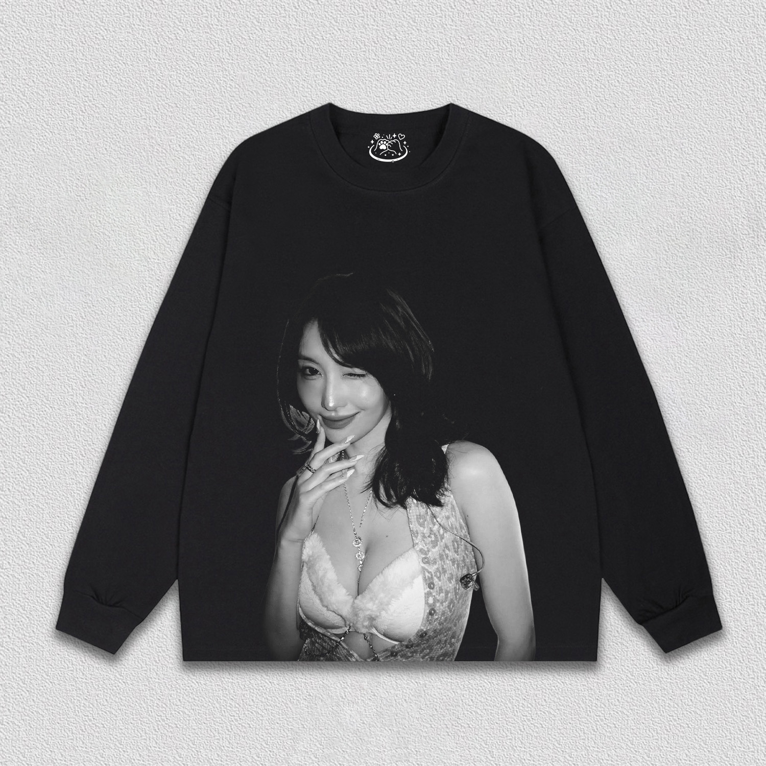 MOMO TEE