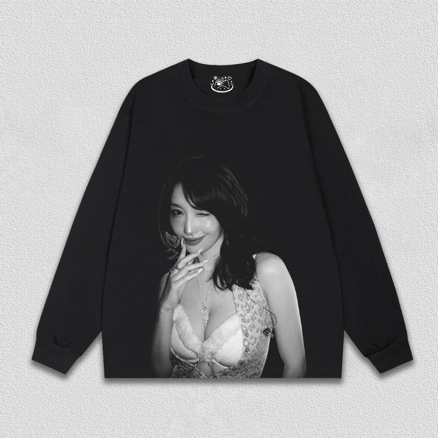 MOMO TEE