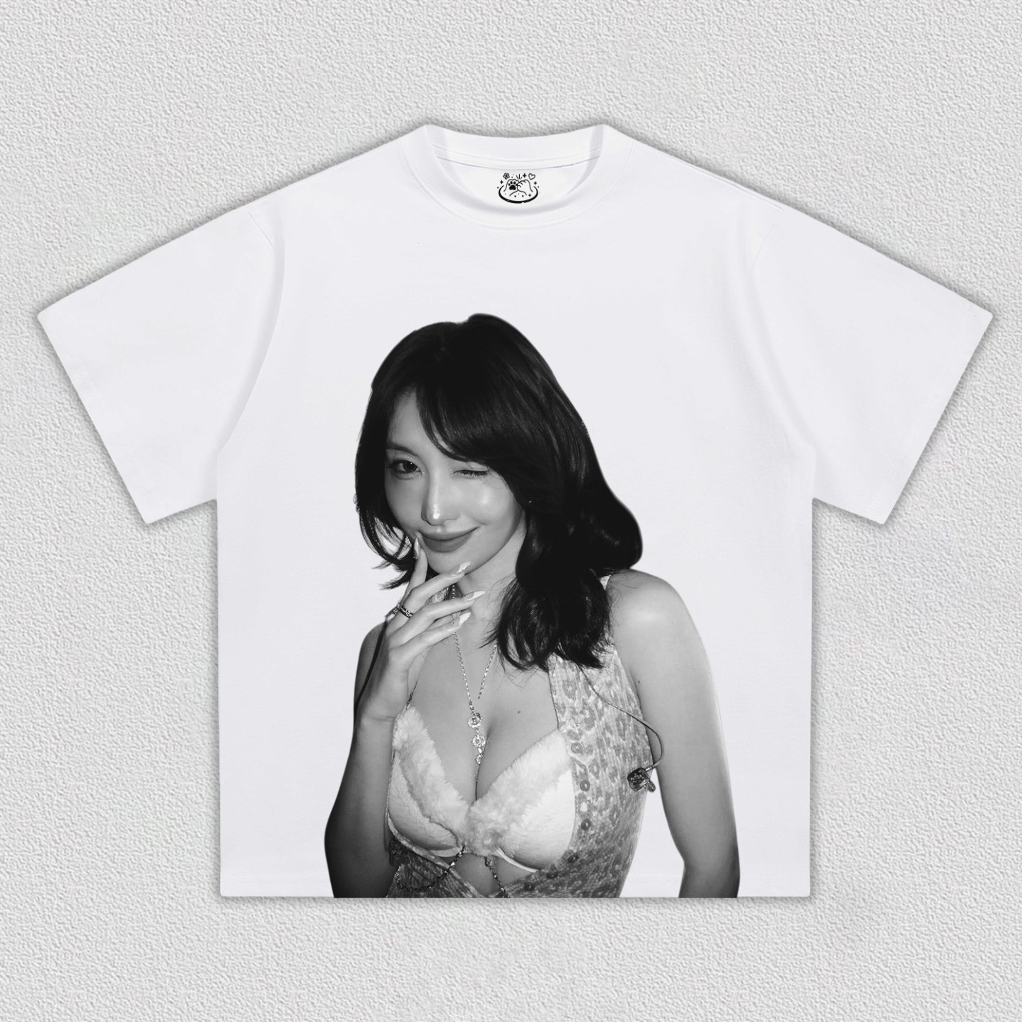 MOMO TEE