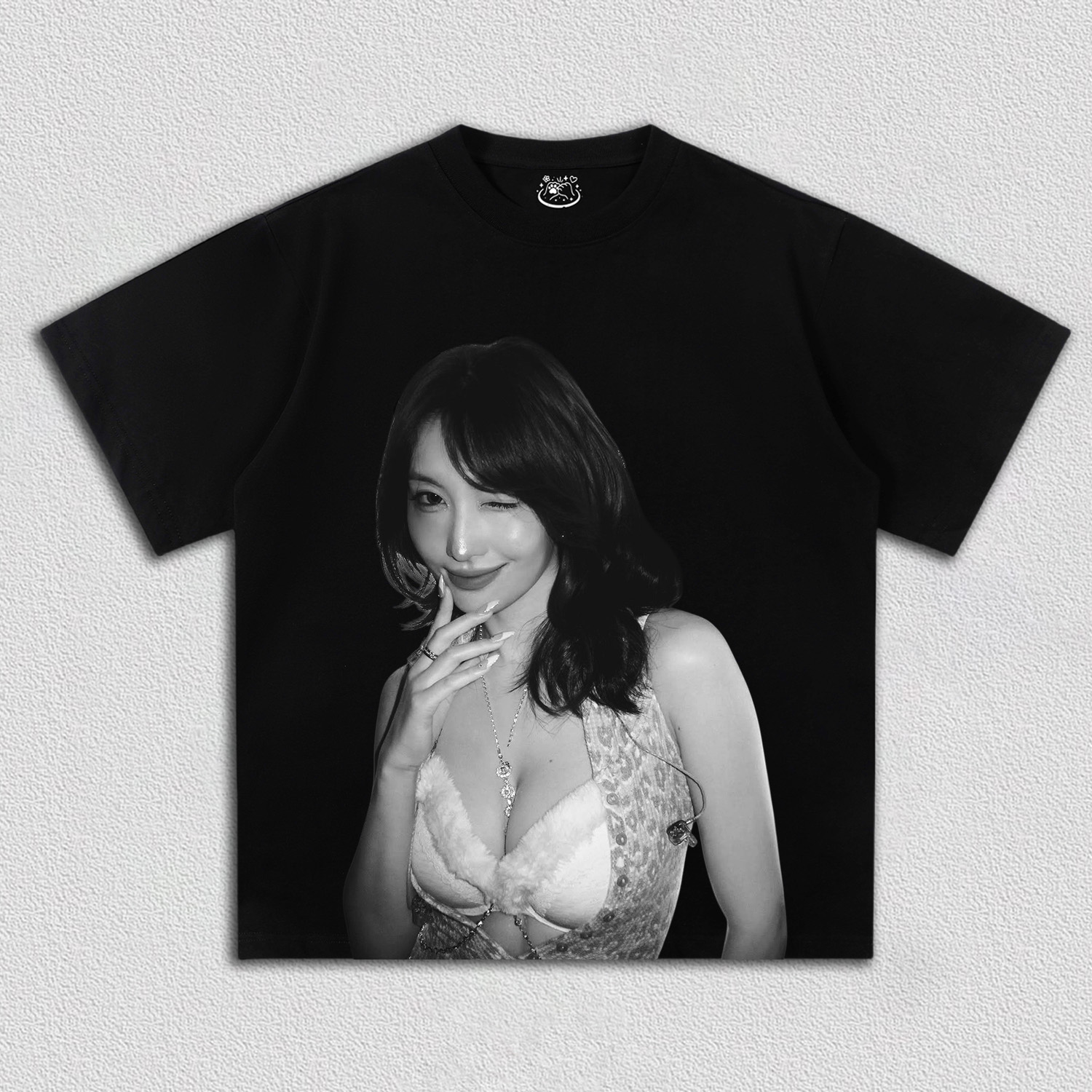 MOMO TEE