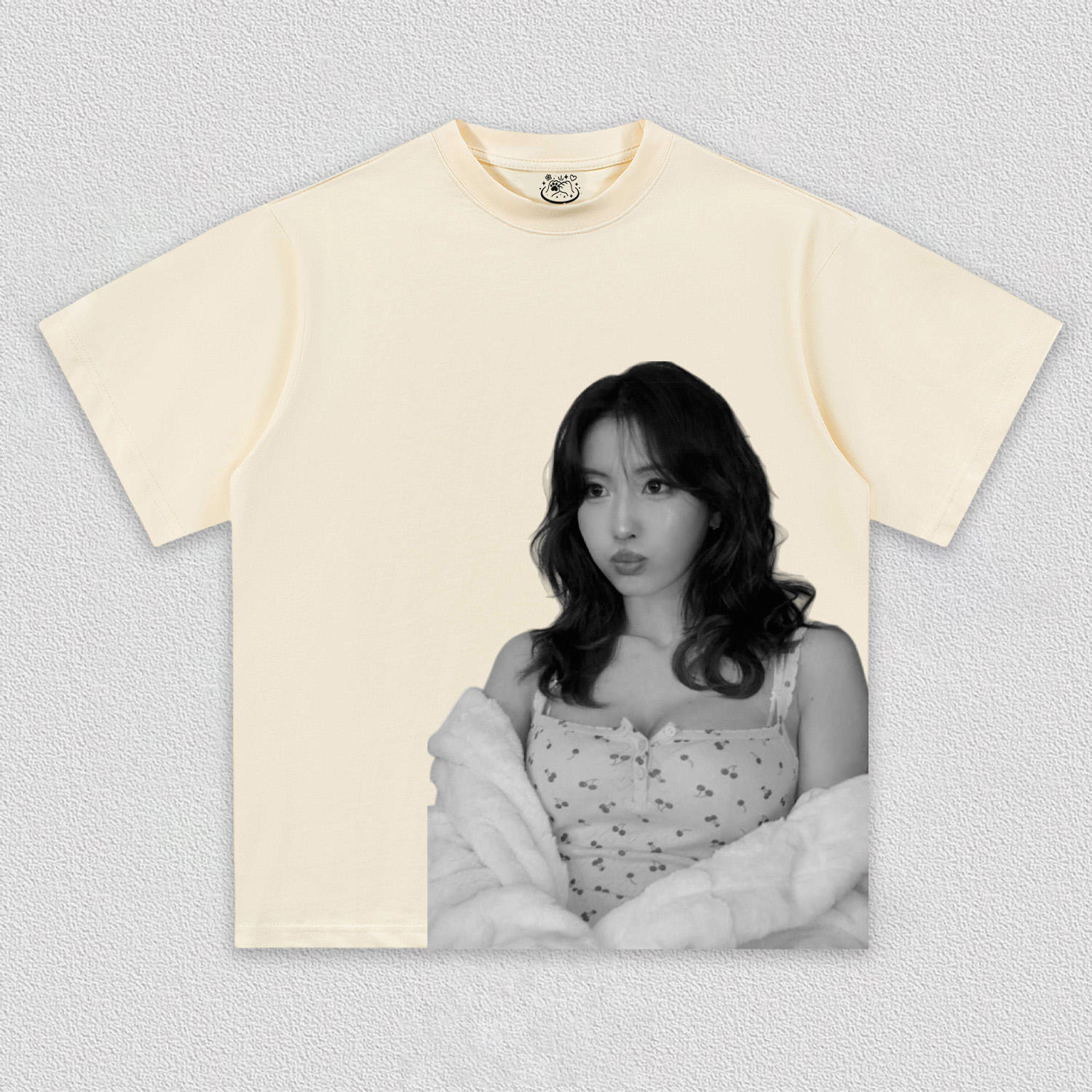 twice MOMO TEE