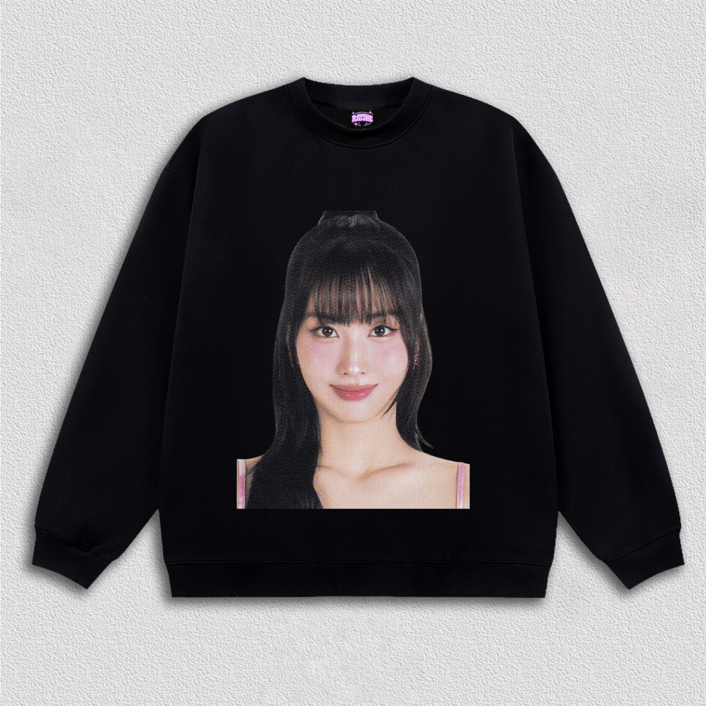 Momo TEE