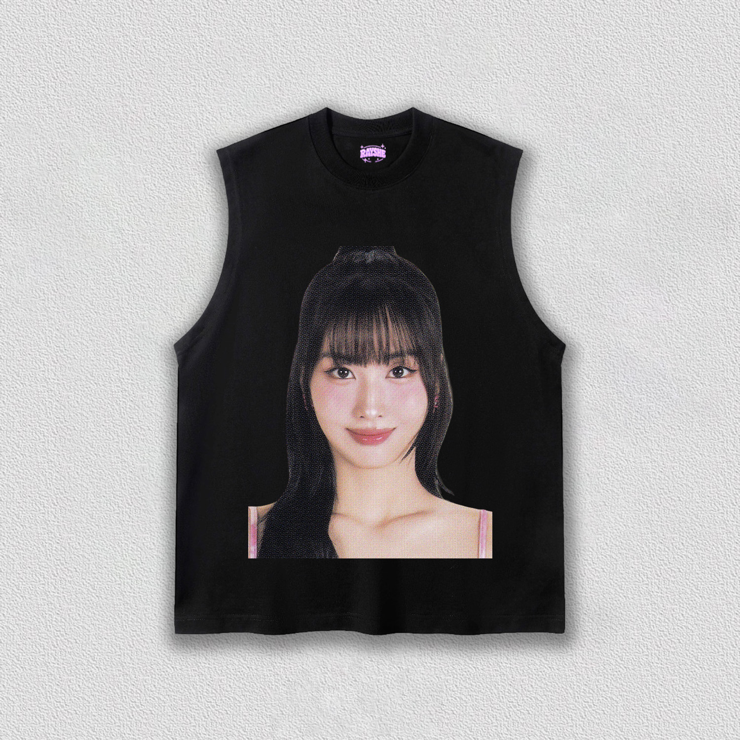 Momo TEE