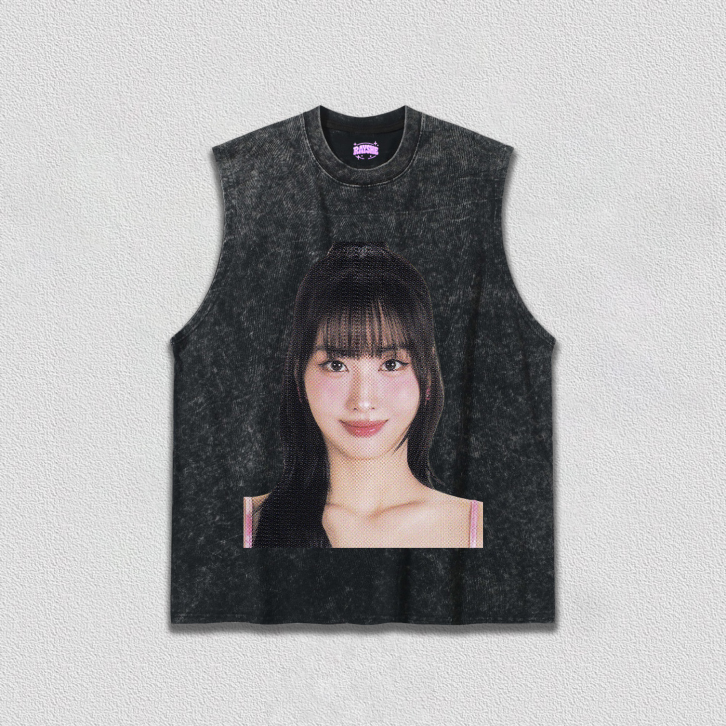 Momo TEE