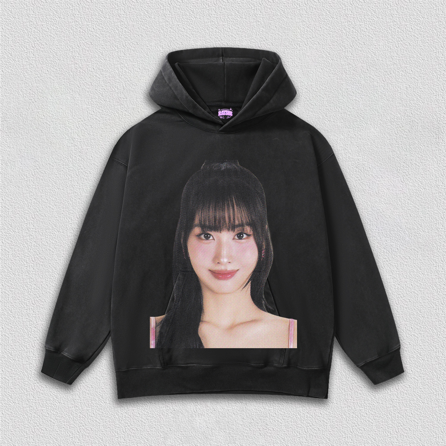 Momo TEE