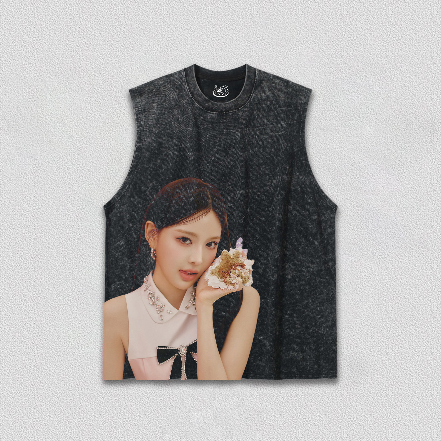 izna BANG JEE MIN TEE