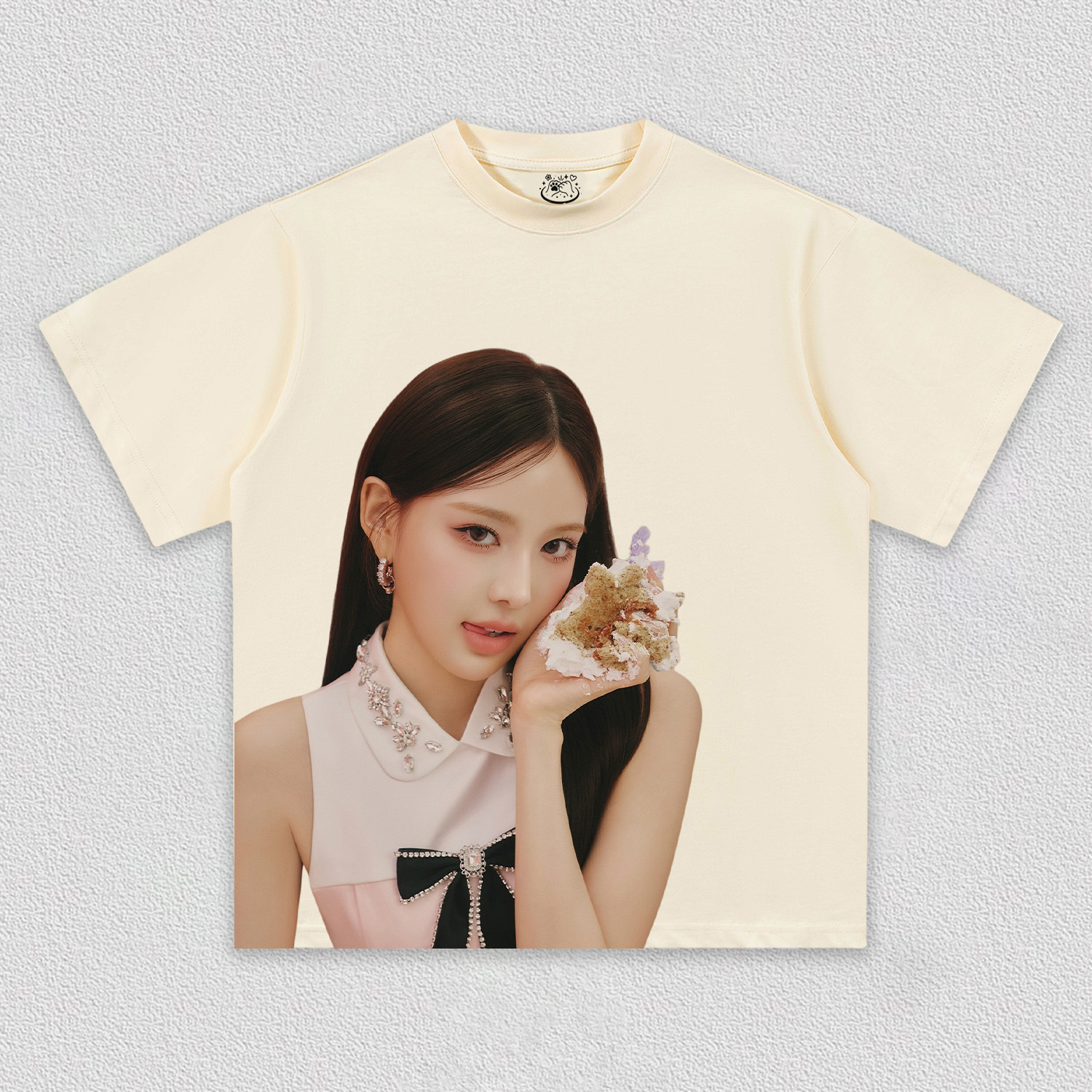 izna BANG JEE MIN TEE