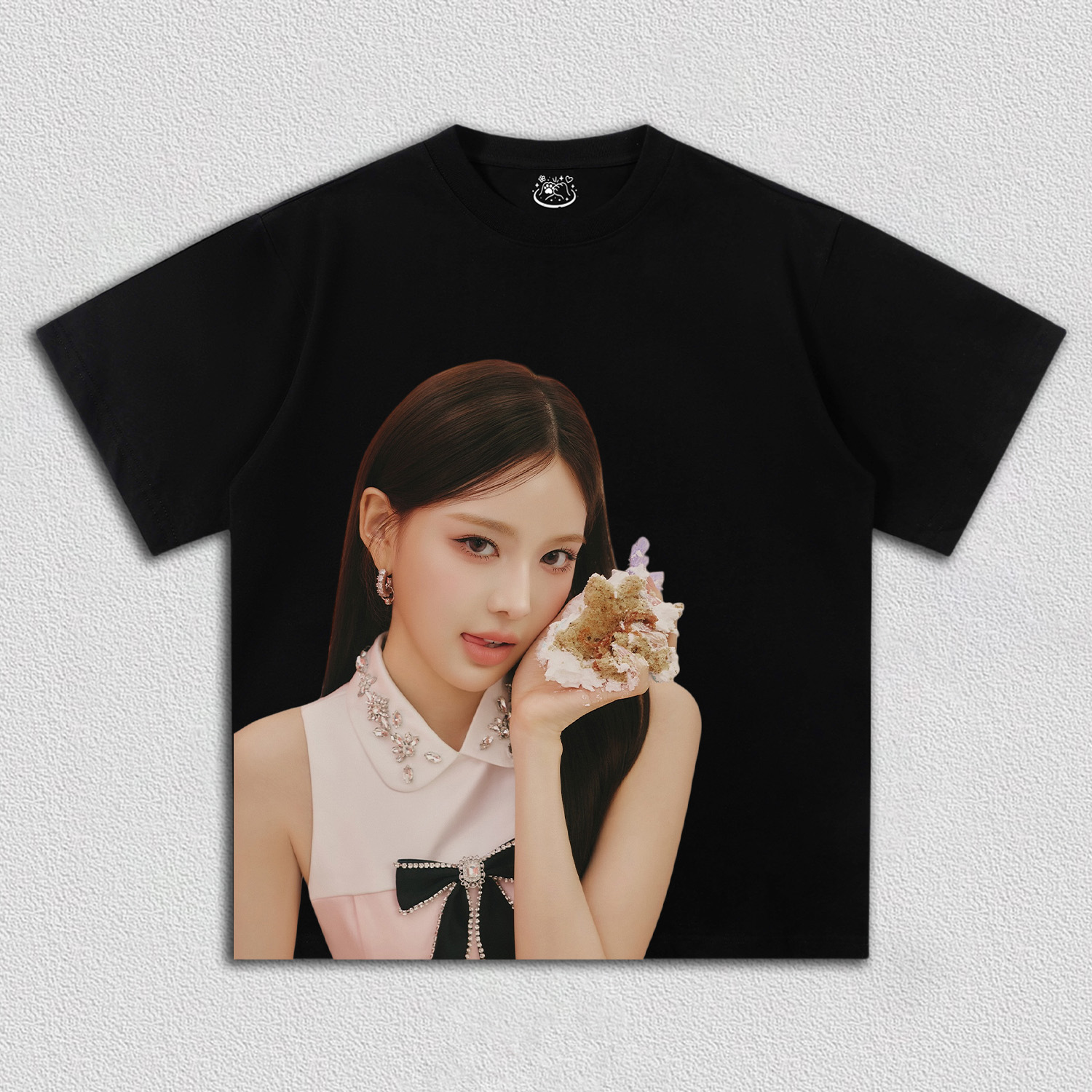 izna BANG JEE MIN TEE