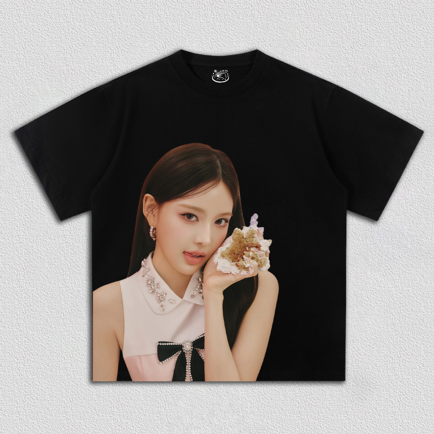 izna BANG JEE MIN TEE