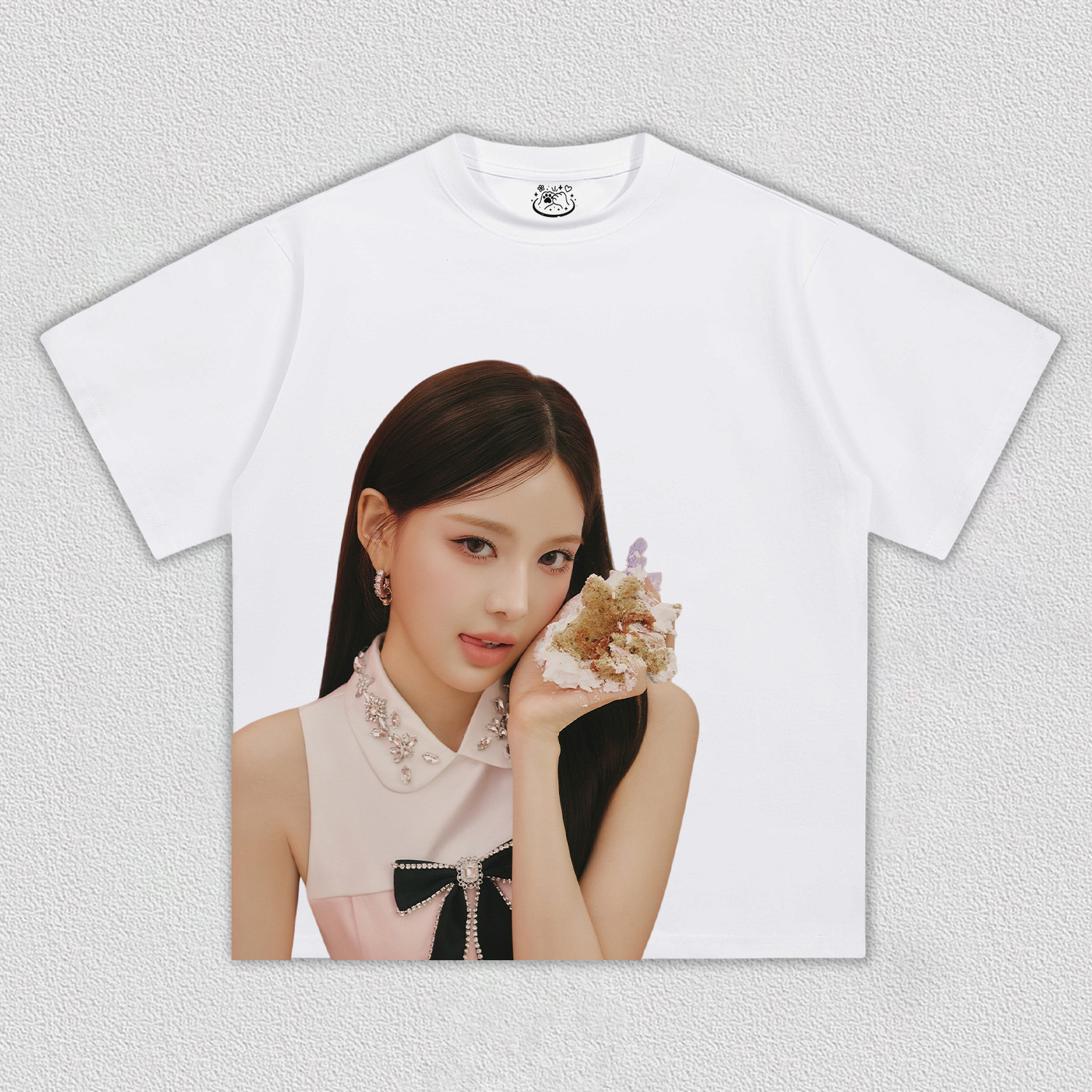 izna BANG JEE MIN TEE