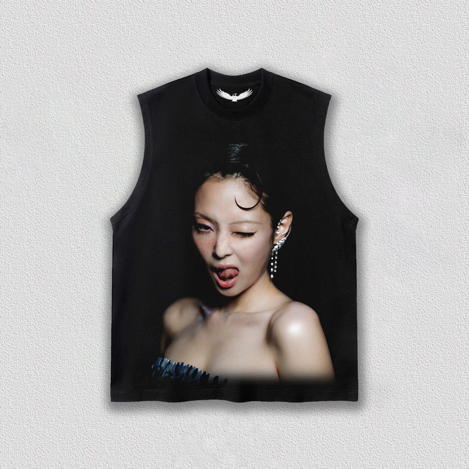 Jennie 2 Tee