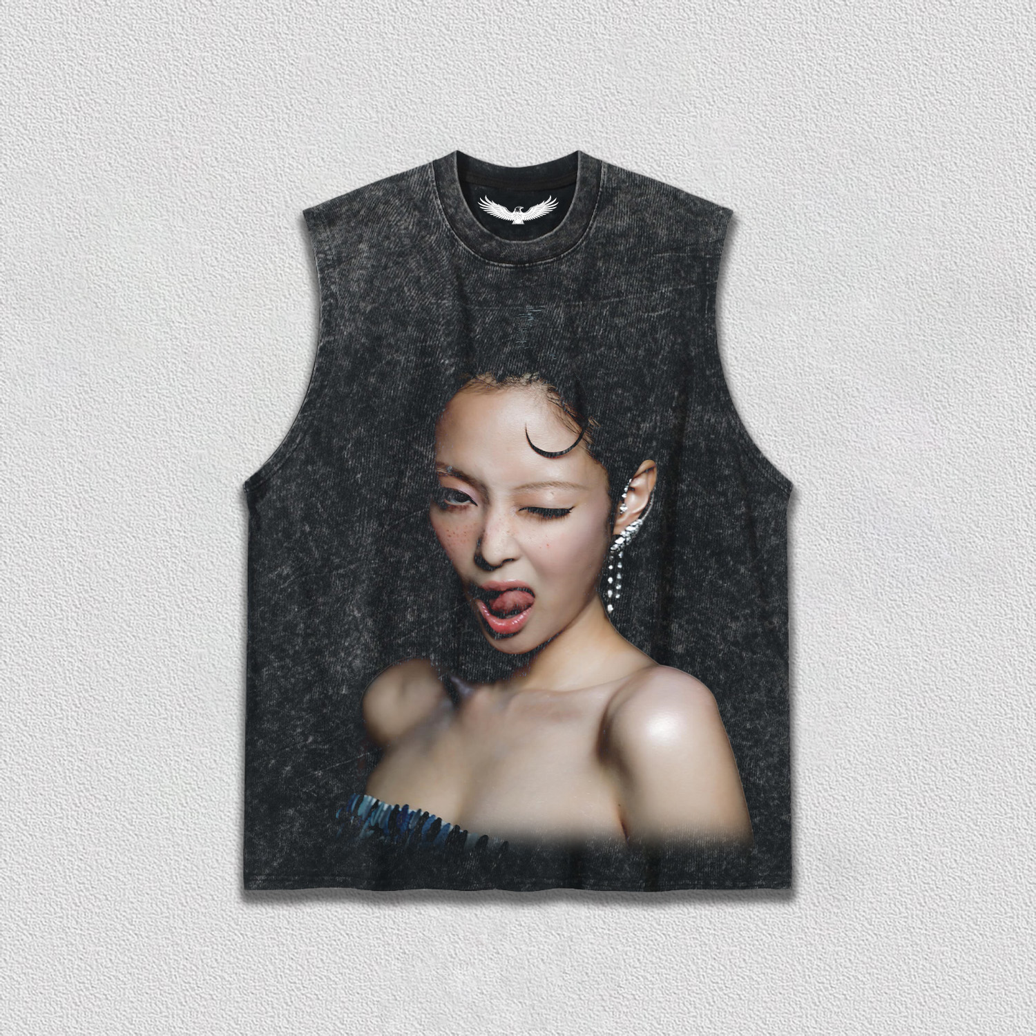 Jennie 2 Tee