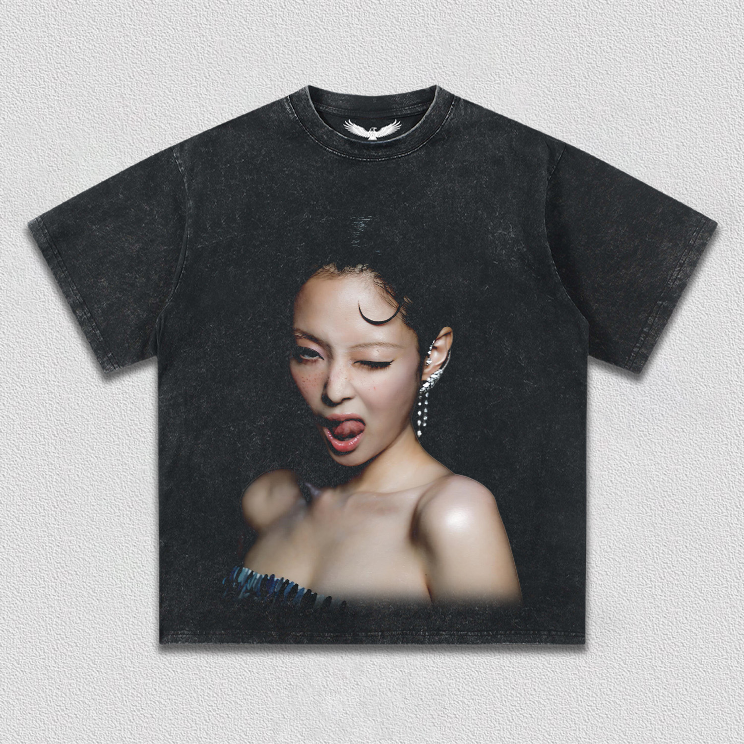 Jennie 2 Tee