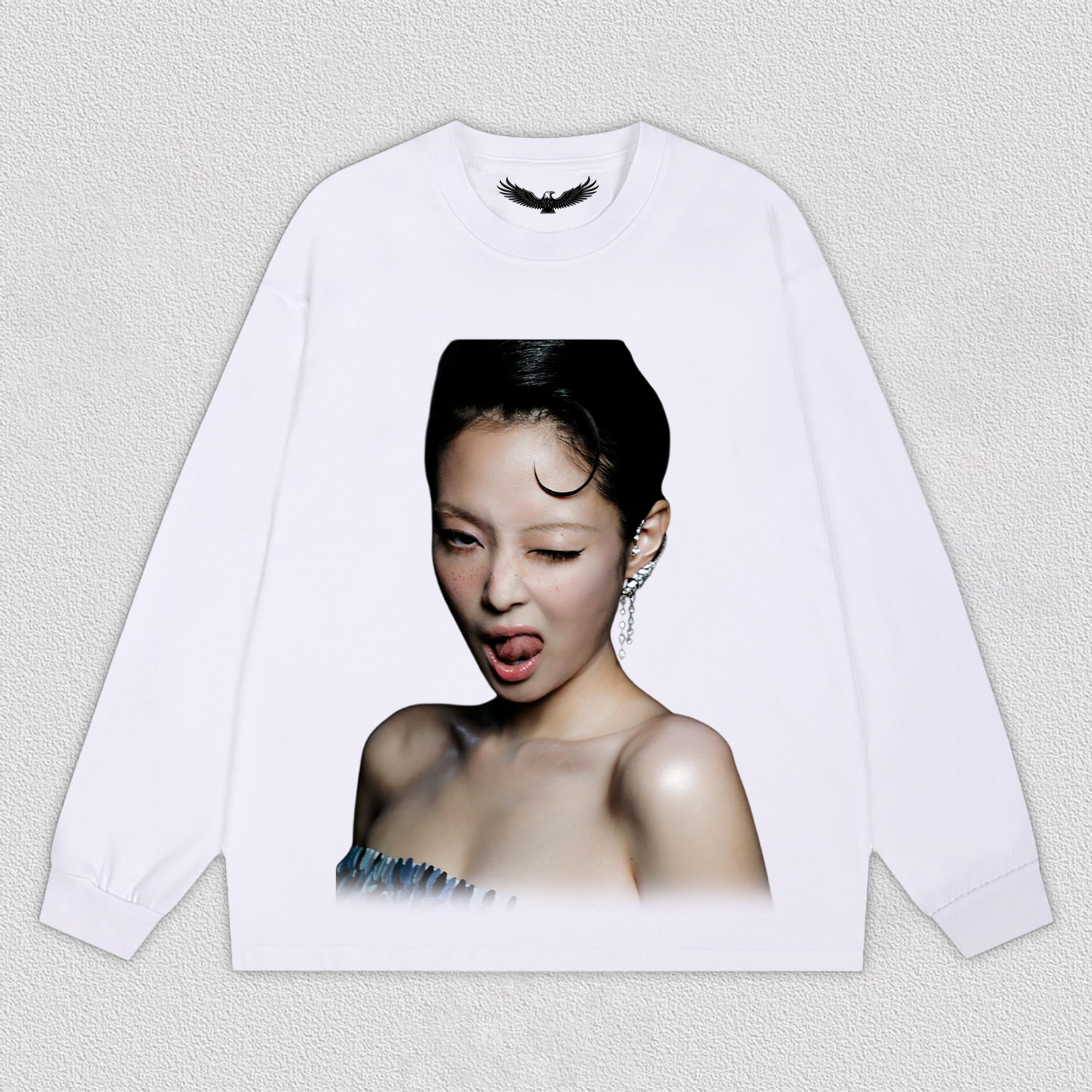 Jennie 2 Tee