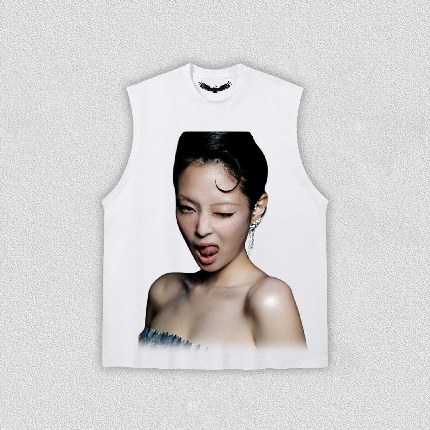 Jennie 2 Tee