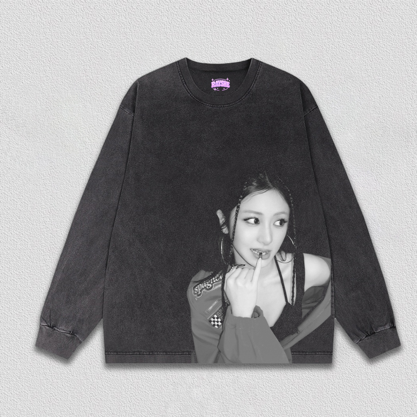 LE SSERAFIM yunjin TEE