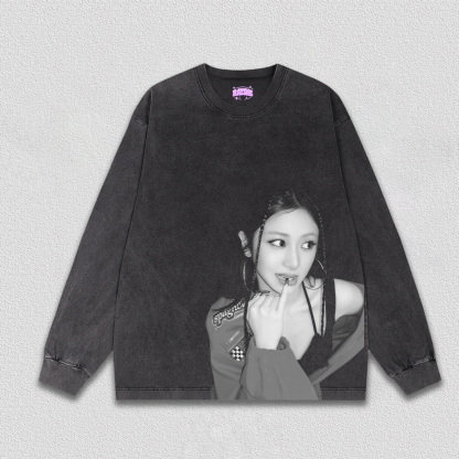 LE SSERAFIM yunjin TEE