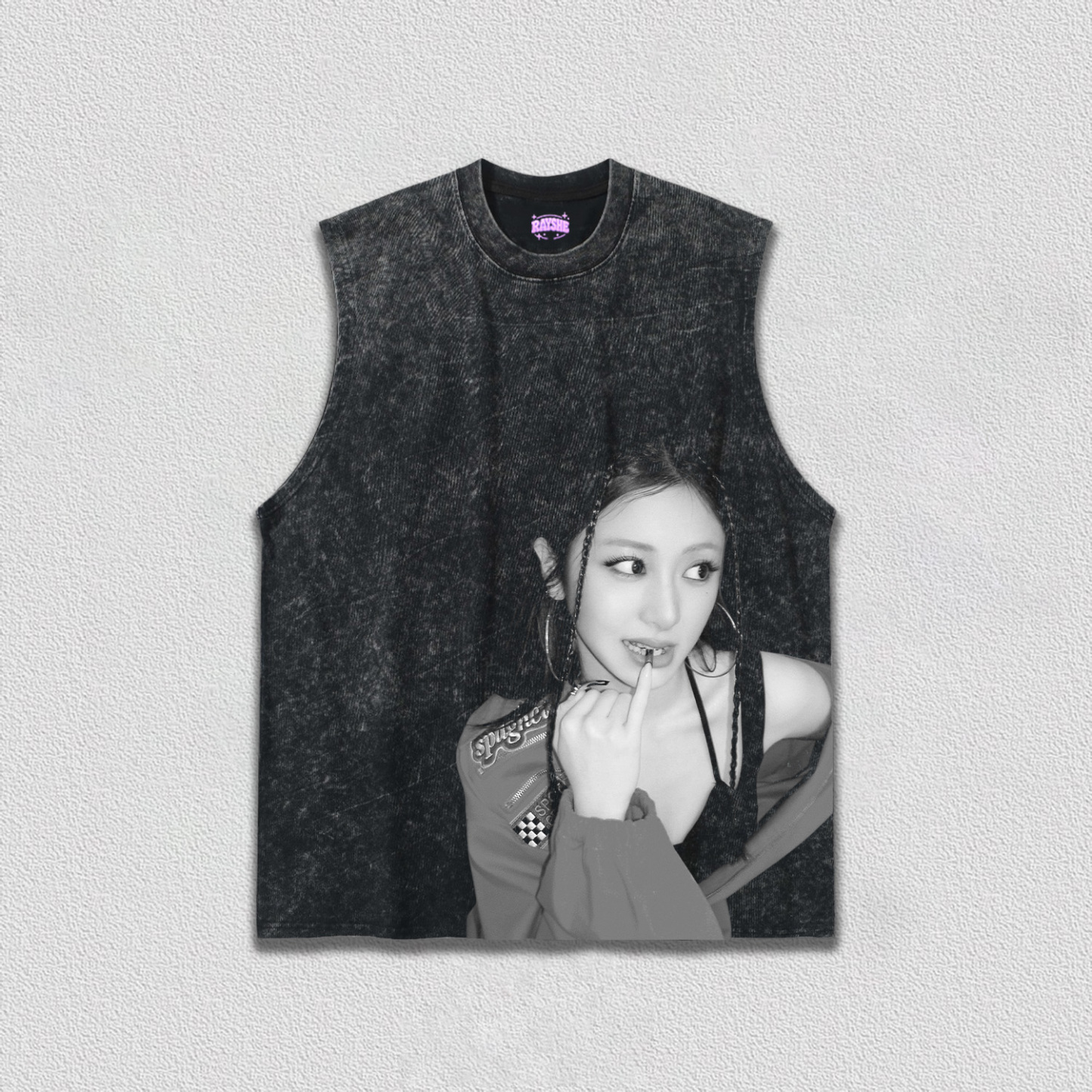 LE SSERAFIM yunjin TEE