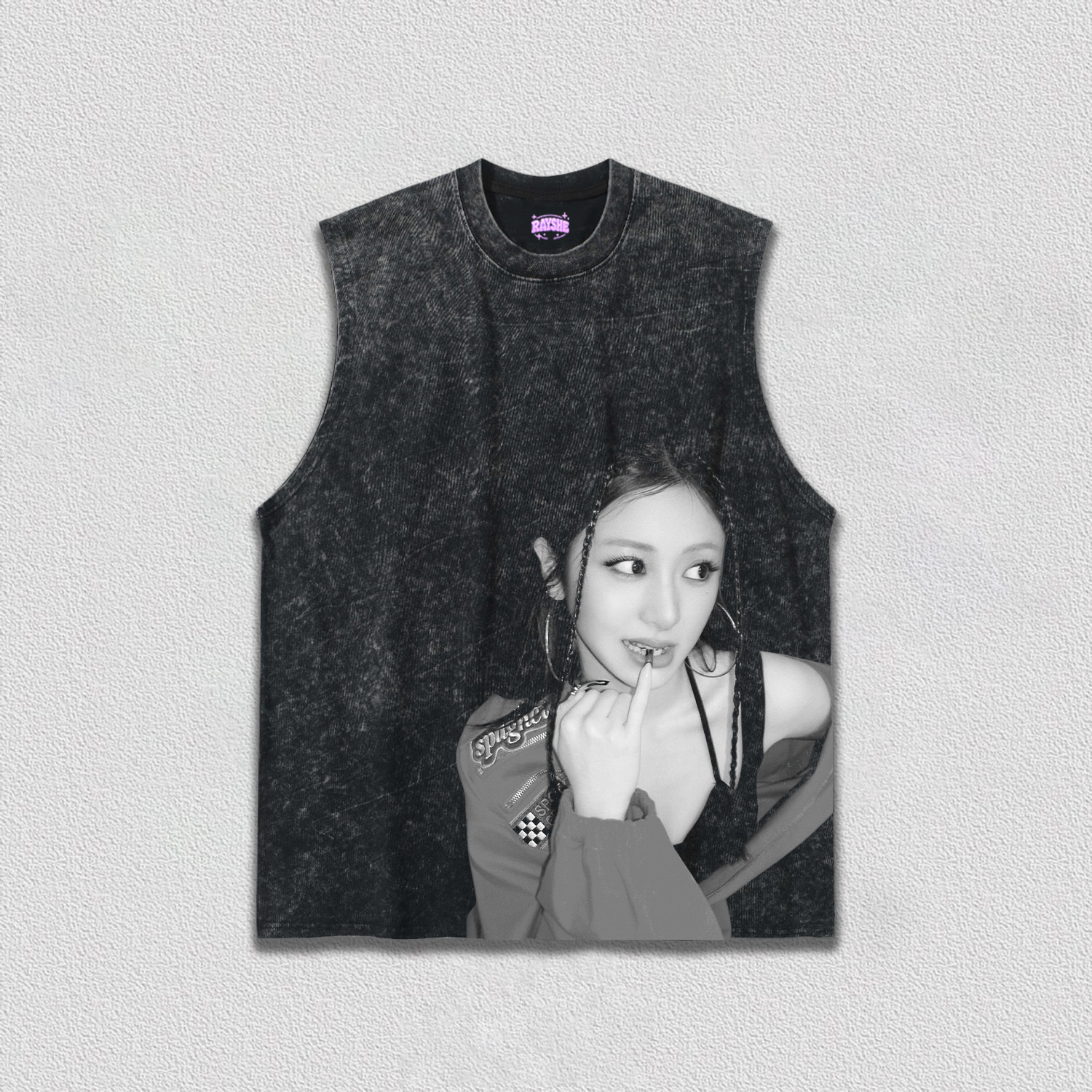 LE SSERAFIM yunjin TEE