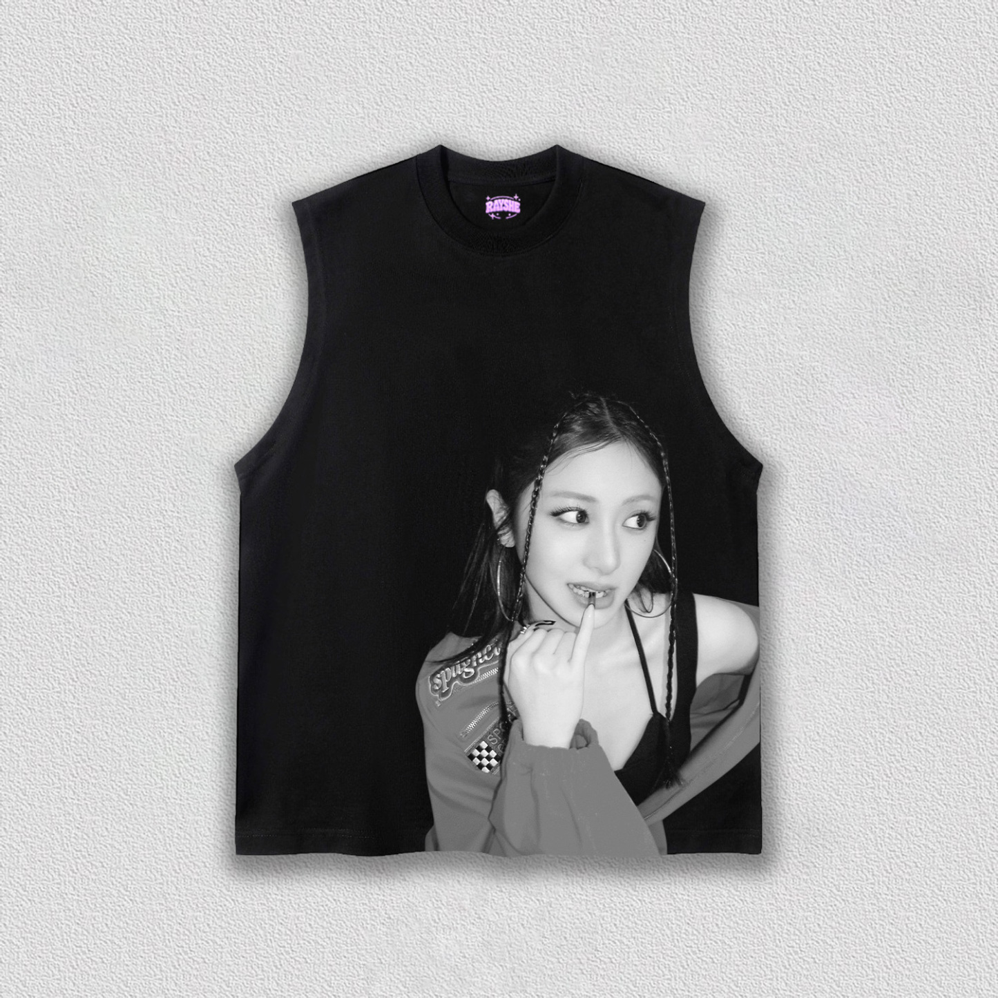 LE SSERAFIM yunjin TEE