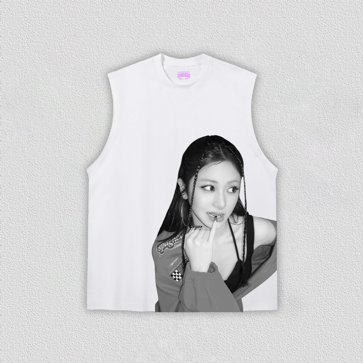 LE SSERAFIM yunjin TEE